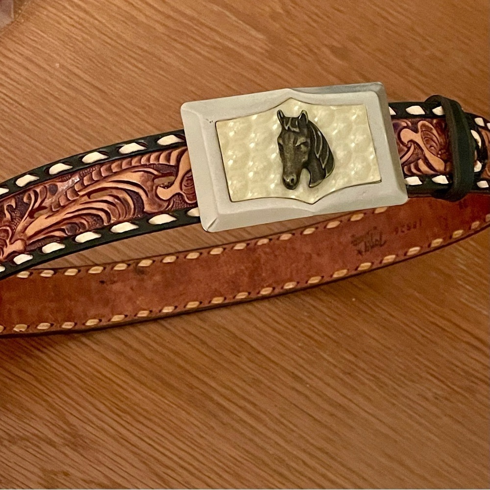 Vintage Tony Lama Genuine Leather Hand Tooled Belt  and Buckle (18526) Size 28